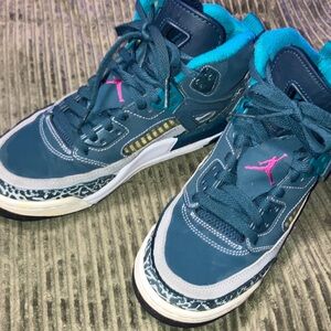 Jordan spizike space blue with pink fusion
